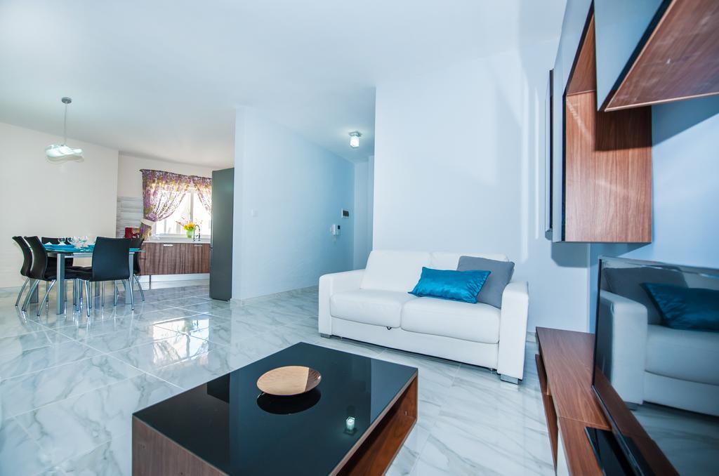 The Waves Holiday Apartment Marsaxlokk Exteriör bild